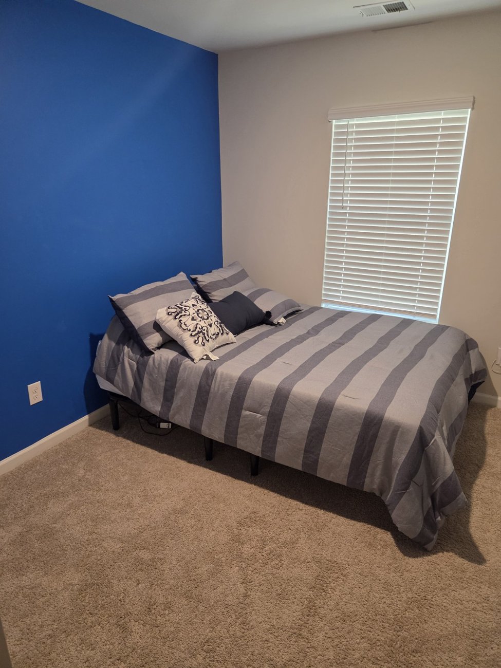 Additional guest bedroom